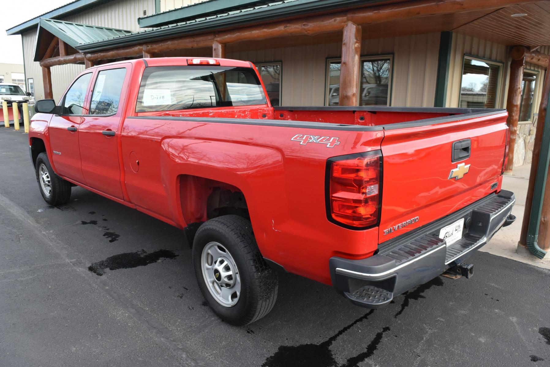 2015 Red /Gray Chevrolet Silverado 2500 HD (1GC1KUEG2FF) with an 6.0L Vortec V8 Varaible Valve Timing SFI engine, 6-Speed Automatic Heavy-Duty, Electronically Controlled transmission, located at 1600 E Hwy 44, Rapid City, SD, 57703, (605) 716-7878, 44.070232, -103.171410 - Photo #7